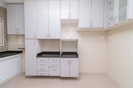 Casa para alugar com 200m², 3 quartos e 2 vagasCozinha