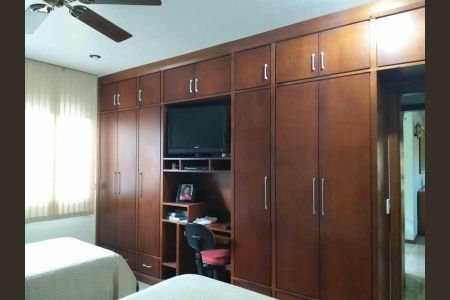 Casa à venda com 320m², 3 quartos e 7 vagas