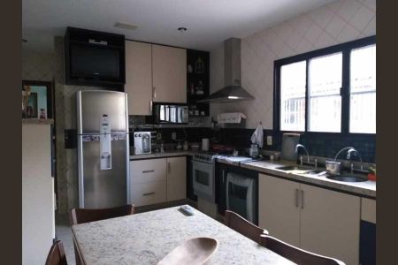 Casa à venda com 320m², 3 quartos e 7 vagas