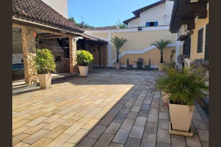 Casa à venda com 320m², 3 quartos e 7 vagas