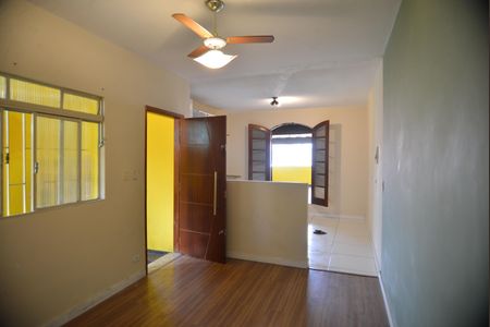 Sala de casa para alugar com 3 quartos, 148m² em Vila Linda, Santo André