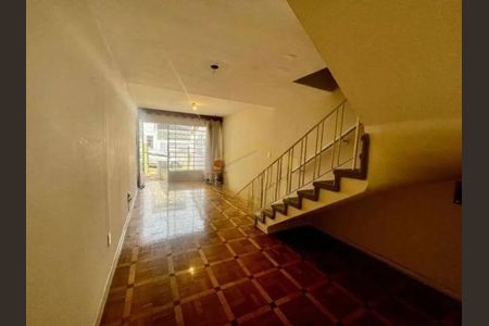 Casa à venda com 3 quartos, 120m² em Jardim Aeroporto, São Paulo