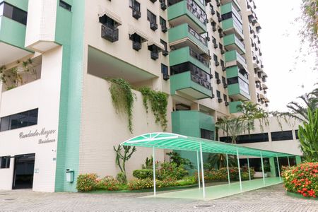 Apartamento à venda com 100m², 3 quartos e 3 vagasFachada