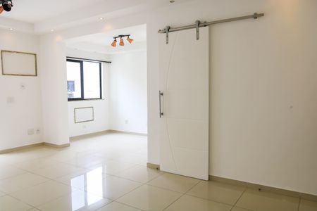 Apartamento à venda com 100m², 3 quartos e 3 vagasSala