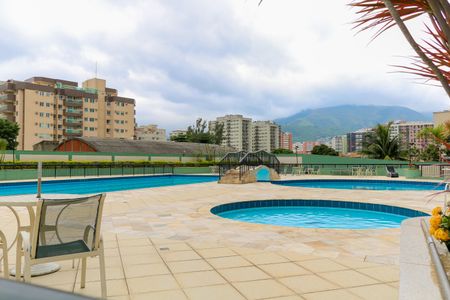 Apartamento à venda com 100m², 3 quartos e 3 vagasÁrea comum - Piscina