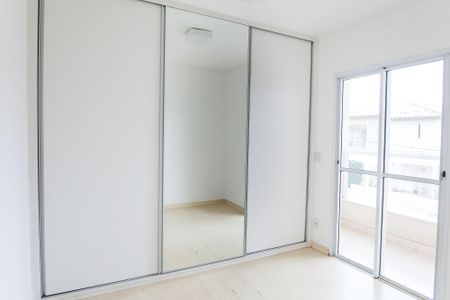 Casa de condomínio à venda com 200m², 3 quartos e 2 vagasquarto 3