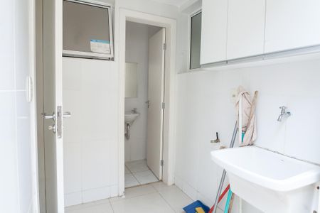 Casa de condomínio à venda com 200m², 3 quartos e 2 vagasÁrea de Serviço