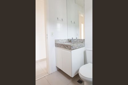 Casa de condomínio à venda com 200m², 3 quartos e 2 vagasBanheiro Social