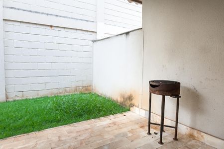 Casa de condomínio à venda com 200m², 3 quartos e 2 vagasarea privativa