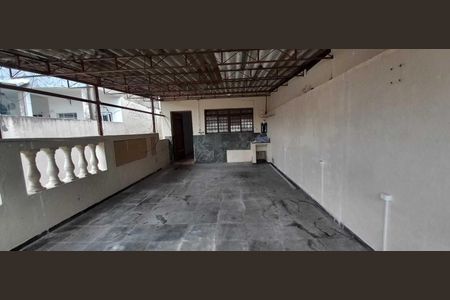 Casa para alugar com 200m², 2 quartos e 2 vagas