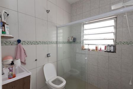 Casa para alugar com 88m², 3 quartos e 2 vagasBanheiro 