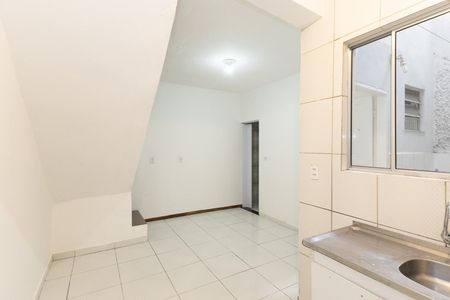 Casa para alugar com 88m², 3 quartos e 2 vagasSala Cozinha casa 2