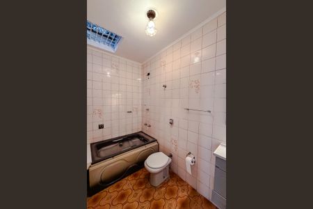 Casa para alugar com 180m², 2 quartos e 2 vagasBanheiro da Suíte