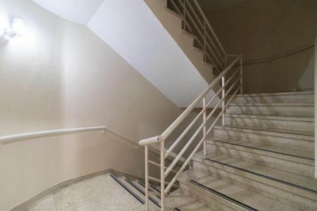 Apartamento à venda com 42m², 1 quarto e sem vagaEscadas