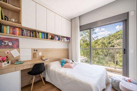 Casa à venda com 3 quartos, 200m² em Tamboré, Santana de Parnaíba