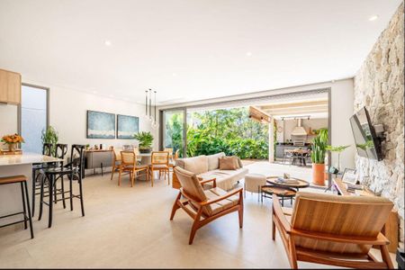 Casa à venda com 3 quartos, 200m² em Tamboré, Santana de Parnaíba