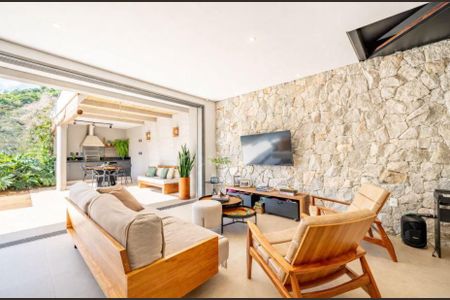 Casa à venda com 3 quartos, 200m² em Tamboré, Santana de Parnaíba