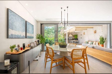 Casa à venda com 3 quartos, 200m² em Tamboré, Santana de Parnaíba