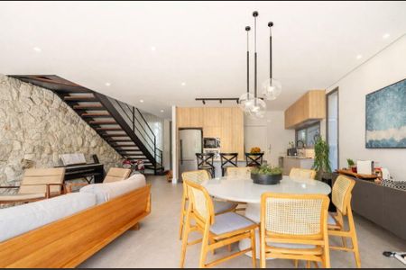 Casa à venda com 3 quartos, 200m² em Tamboré, Santana de Parnaíba