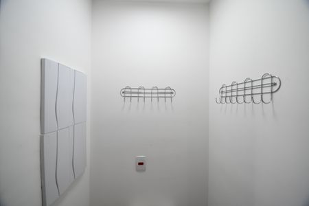 Casa de condomínio à venda com 138m², 3 quartos e 2 vagasBanheiro de serviço