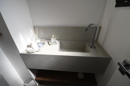 Casa de condomínio à venda com 138m², 3 quartos e 2 vagasLavabo