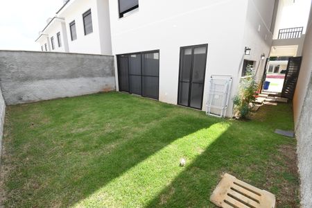 Casa de condomínio à venda com 138m², 3 quartos e 2 vagasJardim