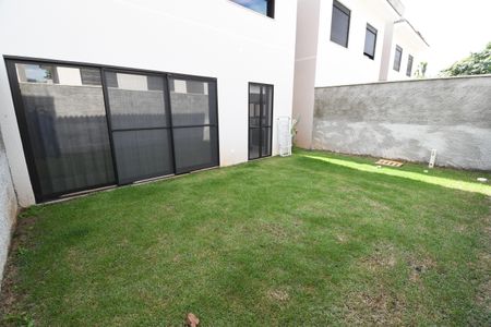 Casa de condomínio à venda com 138m², 3 quartos e 2 vagasJardim