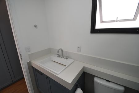 Casa de condomínio à venda com 138m², 3 quartos e 2 vagasBanheiro Suíte 1