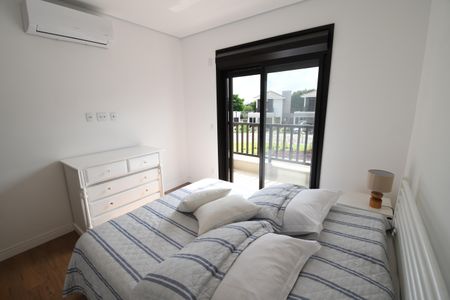 Casa de condomínio à venda com 138m², 3 quartos e 2 vagasSuíte 1