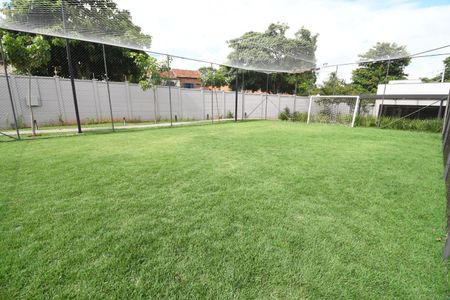 Casa de condomínio à venda com 138m², 3 quartos e 2 vagasCampo de Futebol