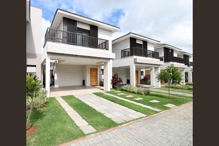 Casa de condomínio à venda com 138m², 3 quartos e 2 vagasFachada