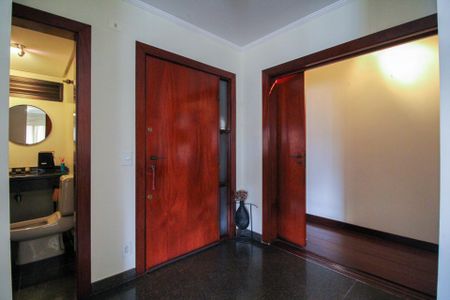 Apartamento à venda com 220m², 4 quartos e 3 vagasHall Privativo