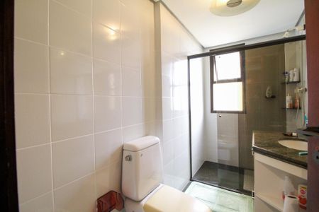 Apartamento à venda com 220m², 4 quartos e 3 vagasBanheiro da Suíte 1