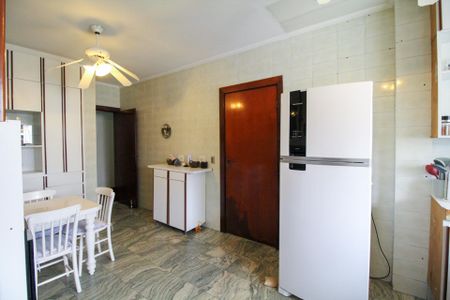 Apartamento à venda com 220m², 4 quartos e 3 vagasCozinha