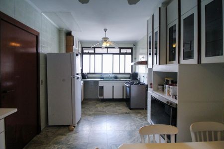 Apartamento à venda com 220m², 4 quartos e 3 vagasCozinha
