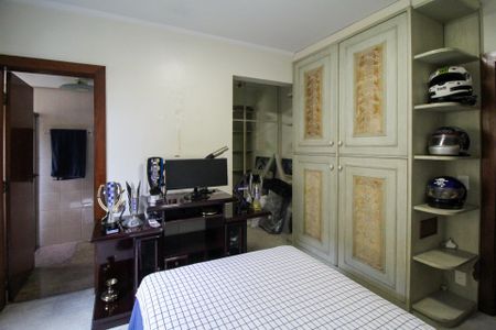 Apartamento à venda com 220m², 4 quartos e 3 vagasSuíte 2