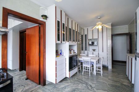 Apartamento à venda com 220m², 4 quartos e 3 vagasCozinha