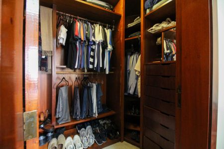 Apartamento à venda com 220m², 4 quartos e 3 vagasSuíte 3