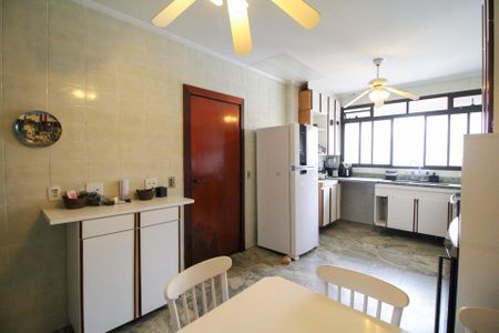 Apartamento à venda com 220m², 4 quartos e 3 vagasCozinha