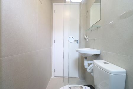 Banheiro de kitnet/studio para alugar com 1 quarto, 30m² em Barra Funda, São Paulo