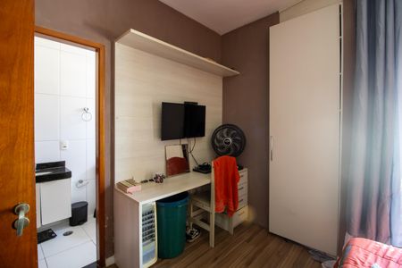 Casa de condomínio à venda com 76m², 3 quartos e 1 vagaQuarto Suíte