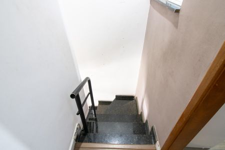 Casa de condomínio à venda com 76m², 3 quartos e 1 vagaescada interna