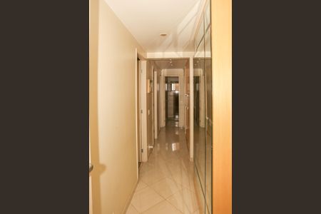 Apartamento à venda com 166m², 4 quartos e 3 vagasCorredor