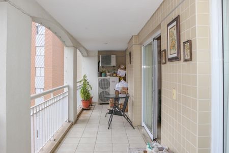 Sacada de apartamento à venda com 4 quartos, 166m² em Alto da Lapa, São Paulo