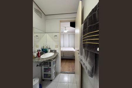 Apartamento à venda com 66m², 3 quartos e 2 vagasBanheiro da Suíte