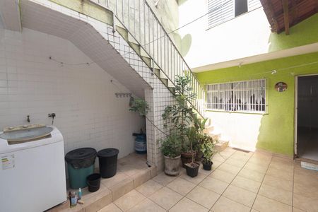 Casa para alugar com 160m², 3 quartos e 1 vaga Casa para alugar com 160m², 3 quartos e 1 vagaQuintal / Área de Serviço