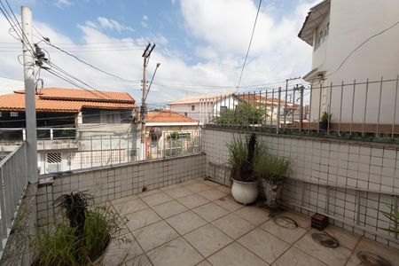 Casa para alugar com 160m², 3 quartos e 1 vaga Casa para alugar com 160m², 3 quartos e 1 vagaVaranda
