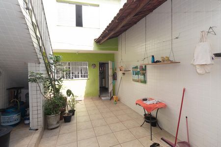 Casa para alugar com 160m², 3 quartos e 1 vaga Casa para alugar com 160m², 3 quartos e 1 vagaQuintal / Área de Serviço