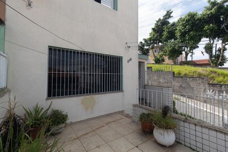Casa para alugar com 160m², 3 quartos e 1 vaga Casa para alugar com 160m², 3 quartos e 1 vagaVaranda