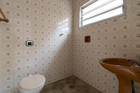 Banheiro de casa para alugar com 1 quarto, 31m² em Vila Nhocuné, São Paulo